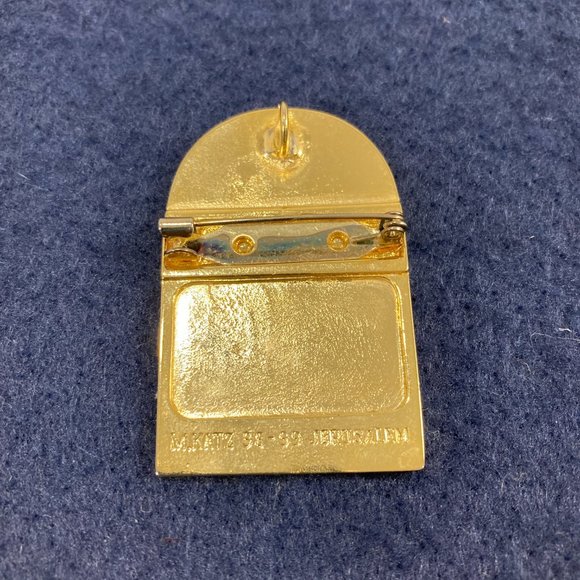 M Katz Jerusalem Goldtone Pin Pendant Torah Year 5759 Judaica Mathilde Schechter - Picture 3 of 3